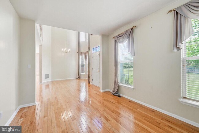 Building Photo - 445 Tuvira Ln