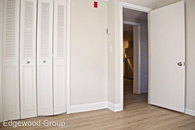 Building Photo - 1370 Smith St