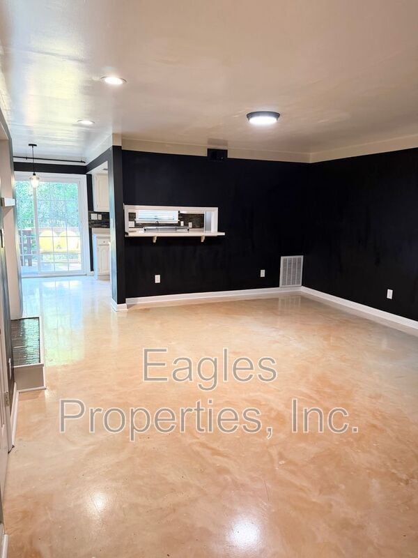 Building Photo - 1902 Harris St