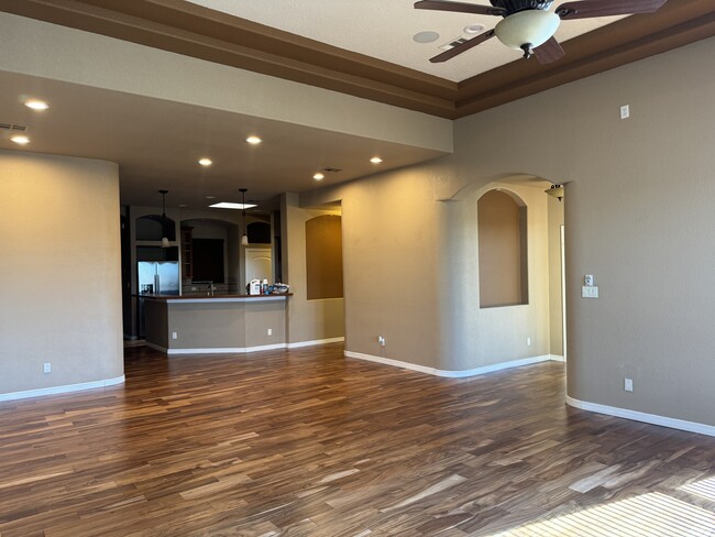 Building Photo - 682 La Melodia Dr