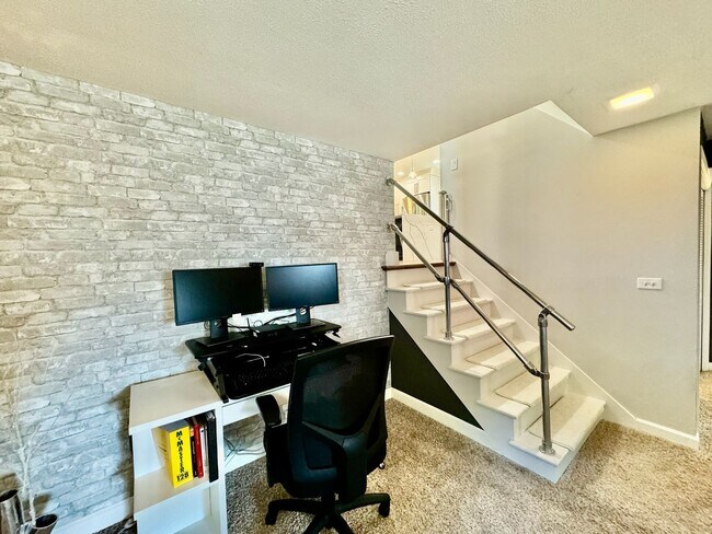 Building Photo - Home in Villa Park