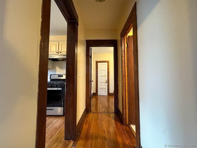 Building Photo - 455 Huntington St