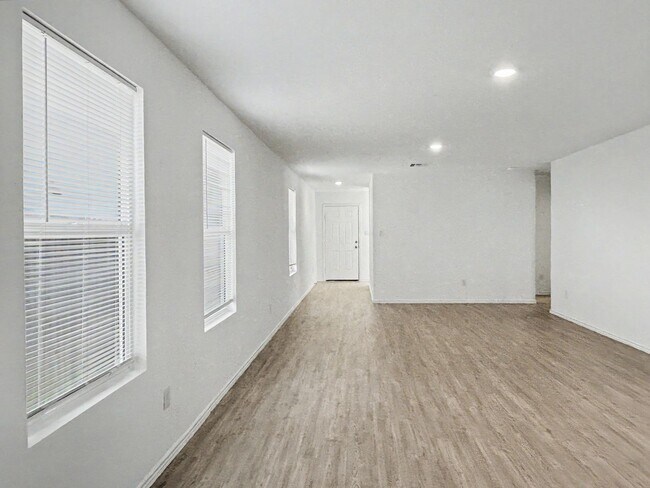 Building Photo - Comfortable 3-Bedroom Home in Seguin