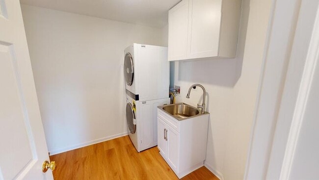Building Photo - 1741 Coburn Ct