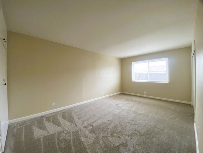 Building Photo - Lovely 3-bedroom home for rent in Fremont - Sundale!