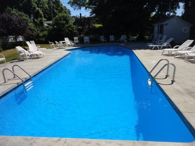 Building Photo - 364 BELLEVUE Avenue UNIT W S