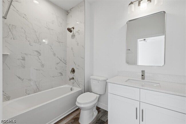 Building Photo - 10047 Amicola St