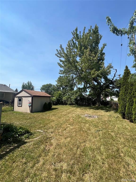 Building Photo - 15676 Frazho Rd