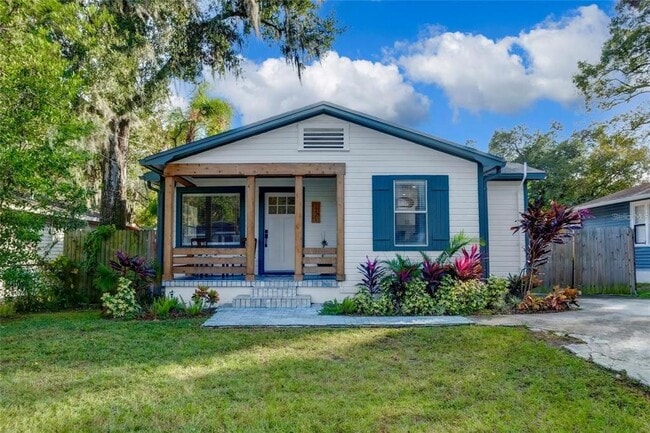 Building Photo - 1221 E Ida St