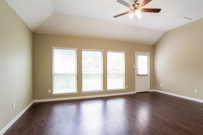 Building Photo - 13433 Raintree Dr