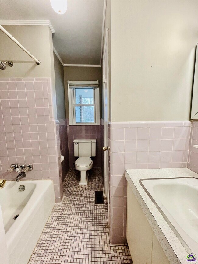 Building Photo - 107 Evelyn Dr