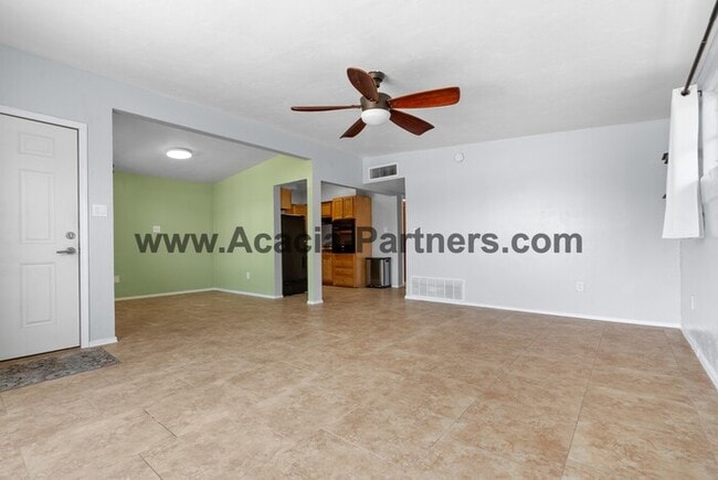 Building Photo - Two Bedroom Home with Guest House