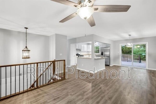 Building Photo - 2966 Fern Valley Dr SW