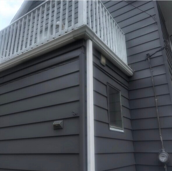 Building Photo - 2114 W 85th St