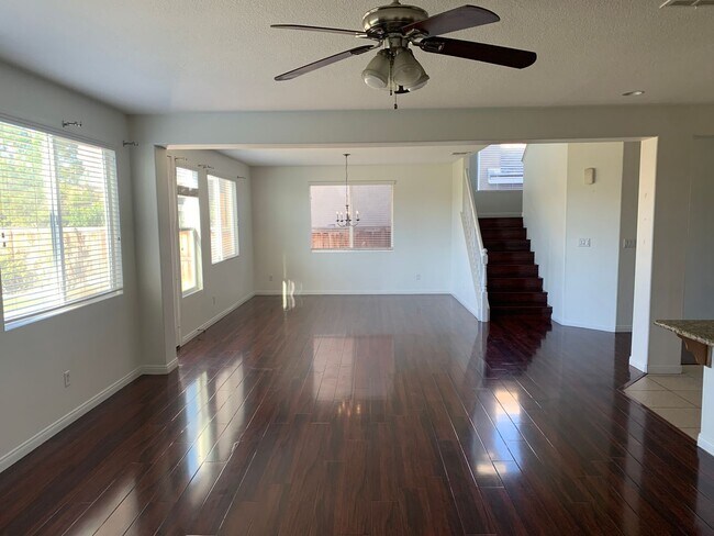 Building Photo - 11717 California Poppy Dr
