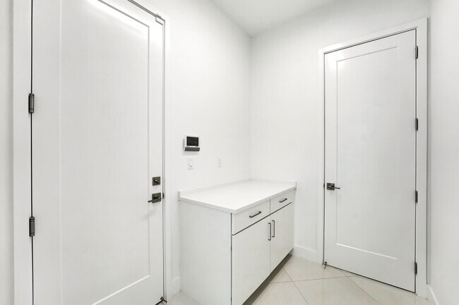 Building Photo - 9099 Silver Marsh Ln