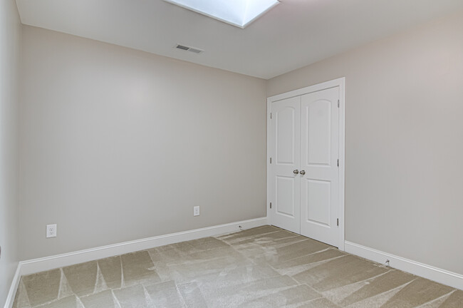 Building Photo - 1228 United Ct