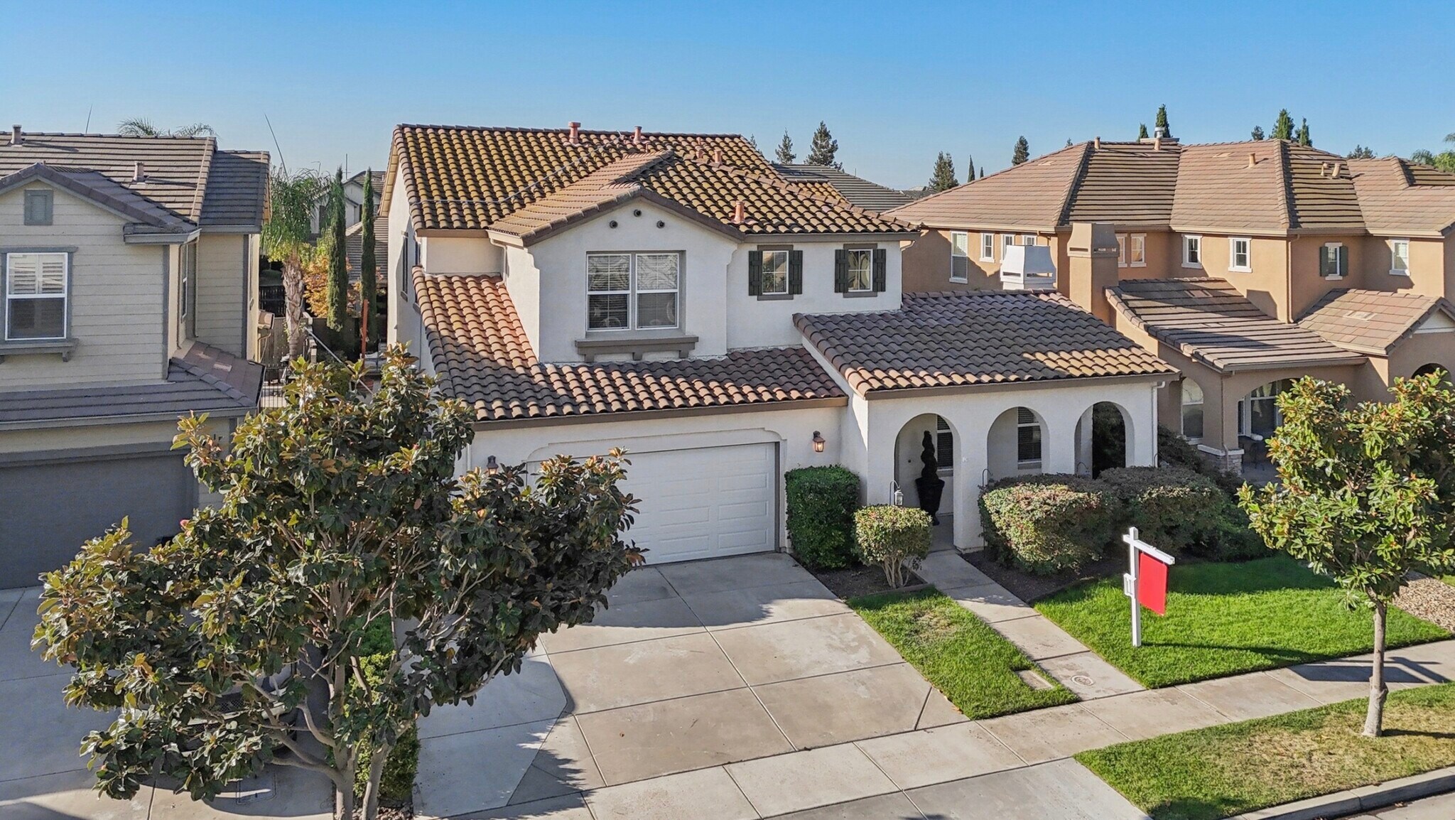 Building Photo - 2070 Katnich Ln