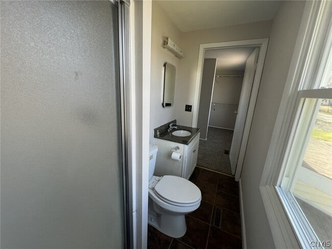 Building Photo - 10 Echodale Ave