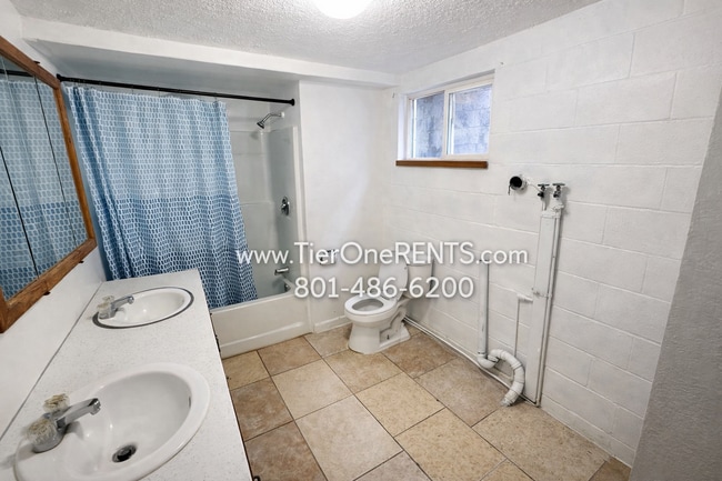 Building Photo - NO DEPOSIT option available for qualified renters with Obligo.