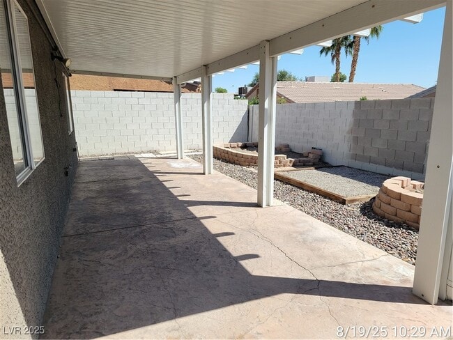 Building Photo - 5250 Panguitch Dr