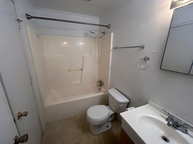 Building Photo - 715-B Montague, Columbia, SC 29209