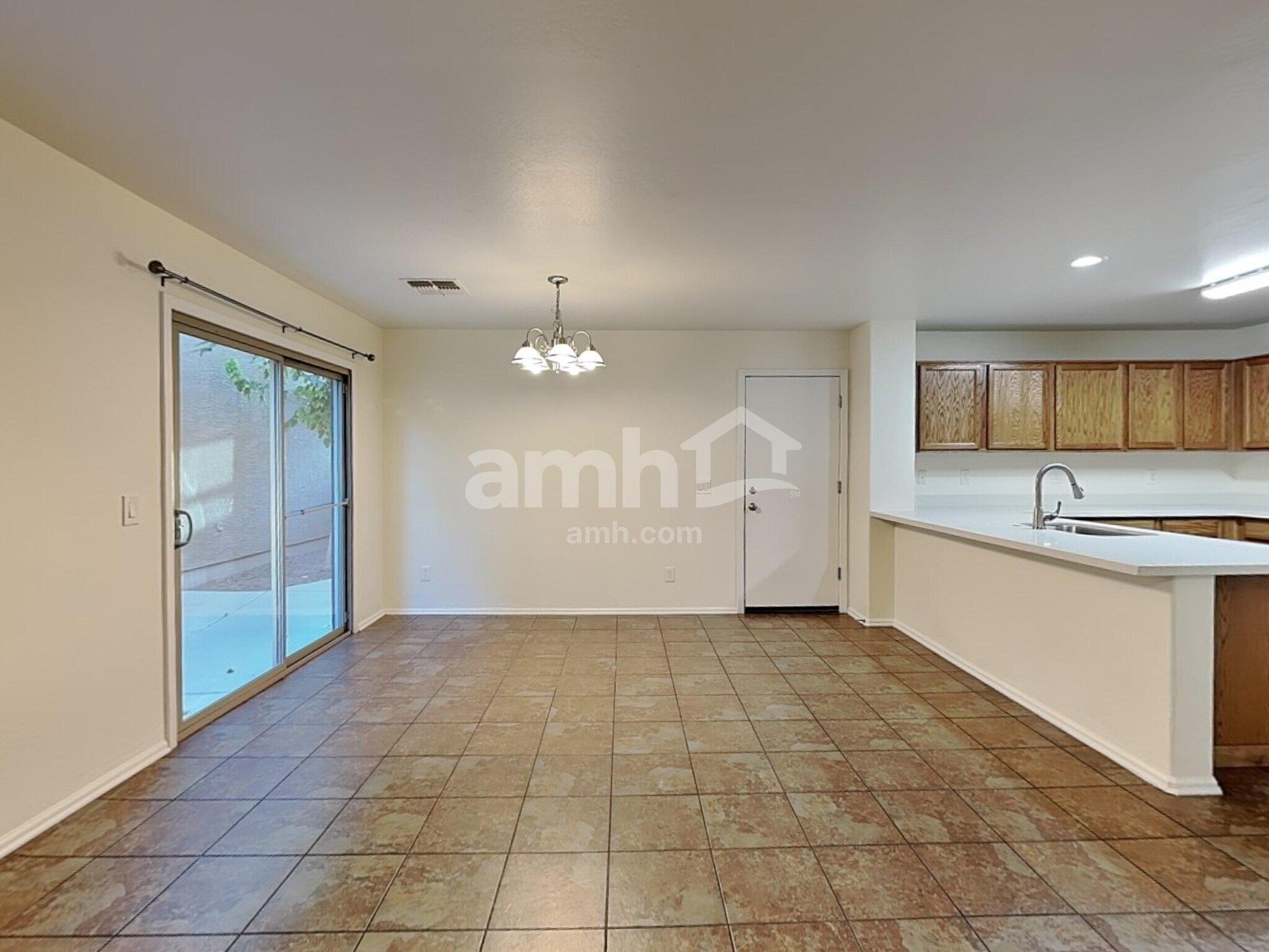 Building Photo - 1033 S Deerfield Ln