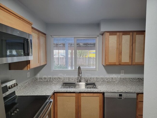 Building Photo - 3141 N Shore Dr SE