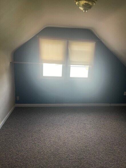 Building Photo - 293 N Hoadley St