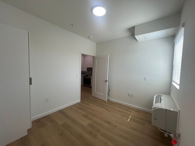Building Photo - 2900 S Orange Dr