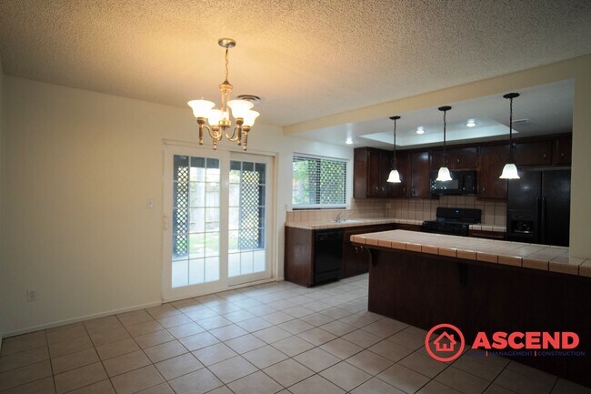 Building Photo - Cozy Southwest 3 Bedroom 2 Bath Home Comin...