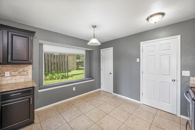 Building Photo - 3520 Sweet Wood