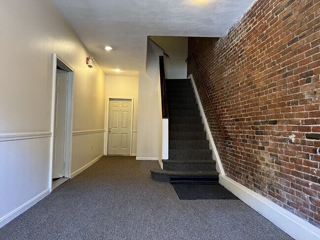 Building Photo - 65 Hemenway St