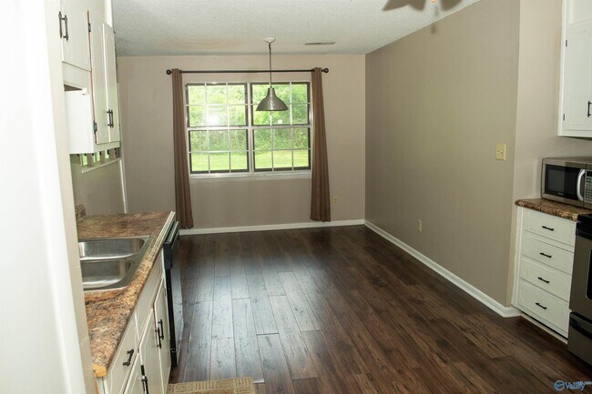 Building Photo - 3808 Timbercrest Dr NW