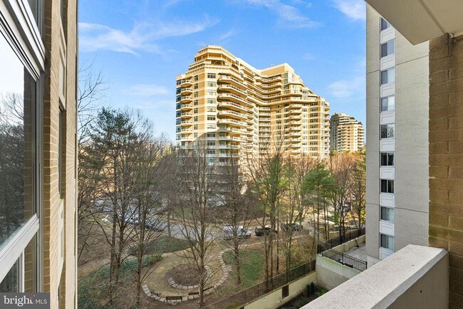 Building Photo - 4601 N Park Ave