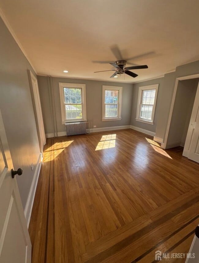 Building Photo - 139 Main St