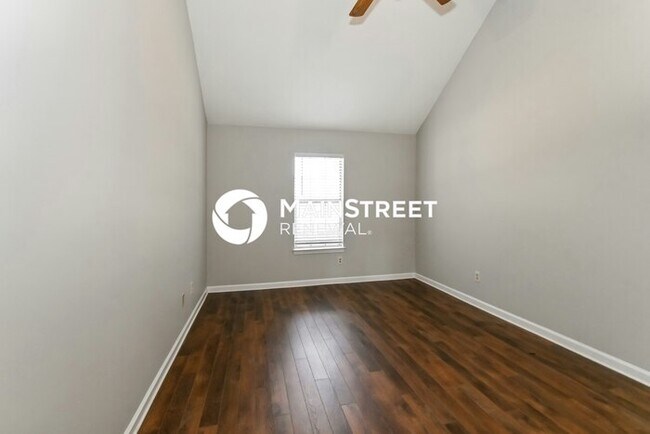 Building Photo - 3 Bedroom Pet-Friendly Home in Olive Branch, MS with Main Street Renewal