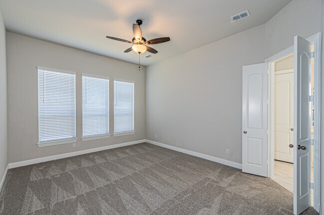 Building Photo - 3231 Tobias Ln