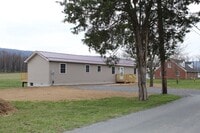 Building Photo - Wonderful County Home