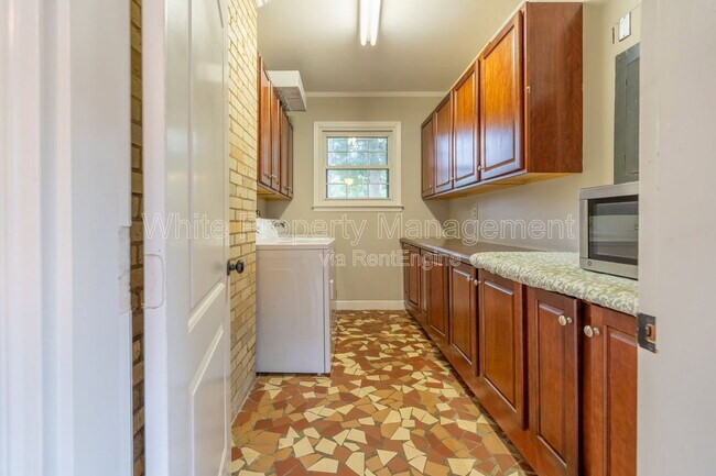 Building Photo - 12013 Idlewild Rd
