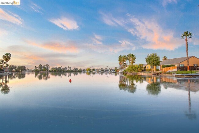 Building Photo - 5545 Drakes Ct