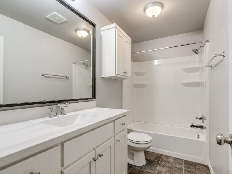 Building Photo - 705 Blue Fish Rd