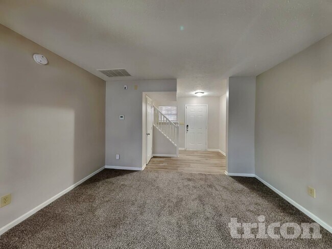 Building Photo - 6422 Coconut Ct