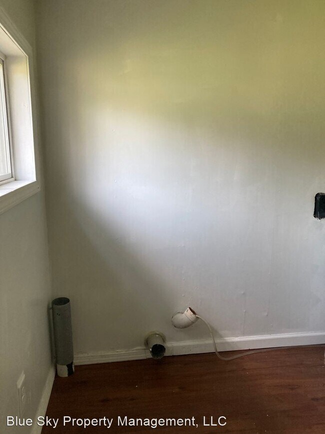 Building Photo - 2 br, 1 bath House - 1202 S May Ave