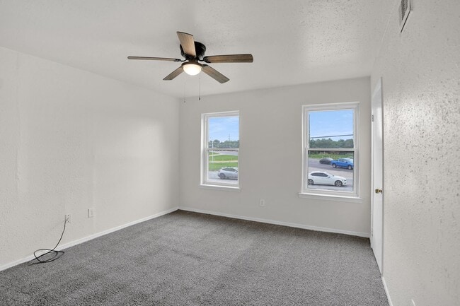 Building Photo - 500-502 Behrman Hwy