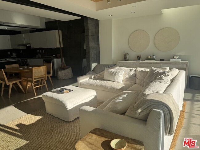 Building Photo - 351 Sunset Ave