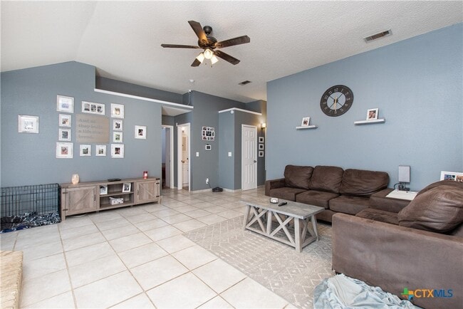 Building Photo - 1410 Windsor Cir