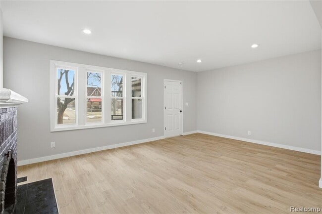 Building Photo - 14615 Winthrop St