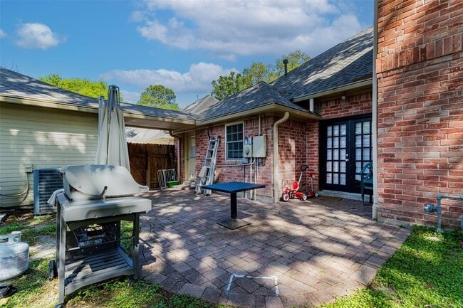 Building Photo - 20307 Hampshire Rocks Dr