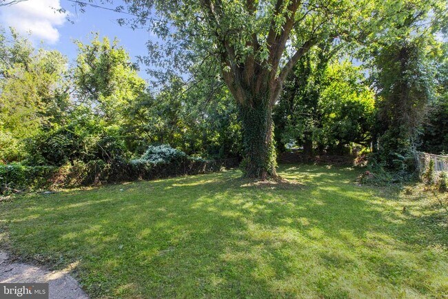 Building Photo - 505 McCabe Ave